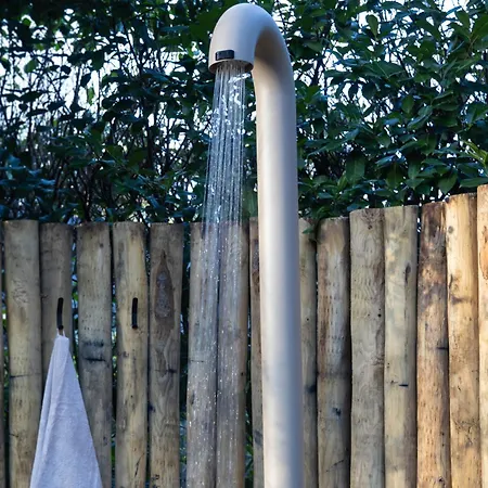 Met Eigen Wellness Onder De Bomen