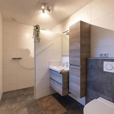 Met Eigen Wellness Onder De Bomen Villa *