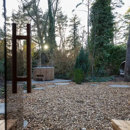 Met Eigen Wellness Onder De Bomen