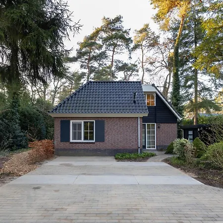Met Eigen Wellness Onder De Bomen