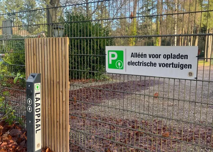Met Eigen Wellness Onder De Bomen Villa