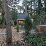 Met Eigen Wellness Onder De Bomen *